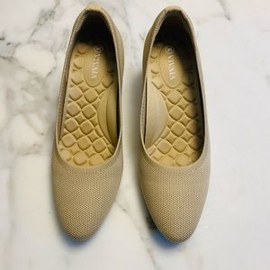 Chic Vivaia Tamia almond toe wedge, Diamond padded insoles size 38, or 7 1/2